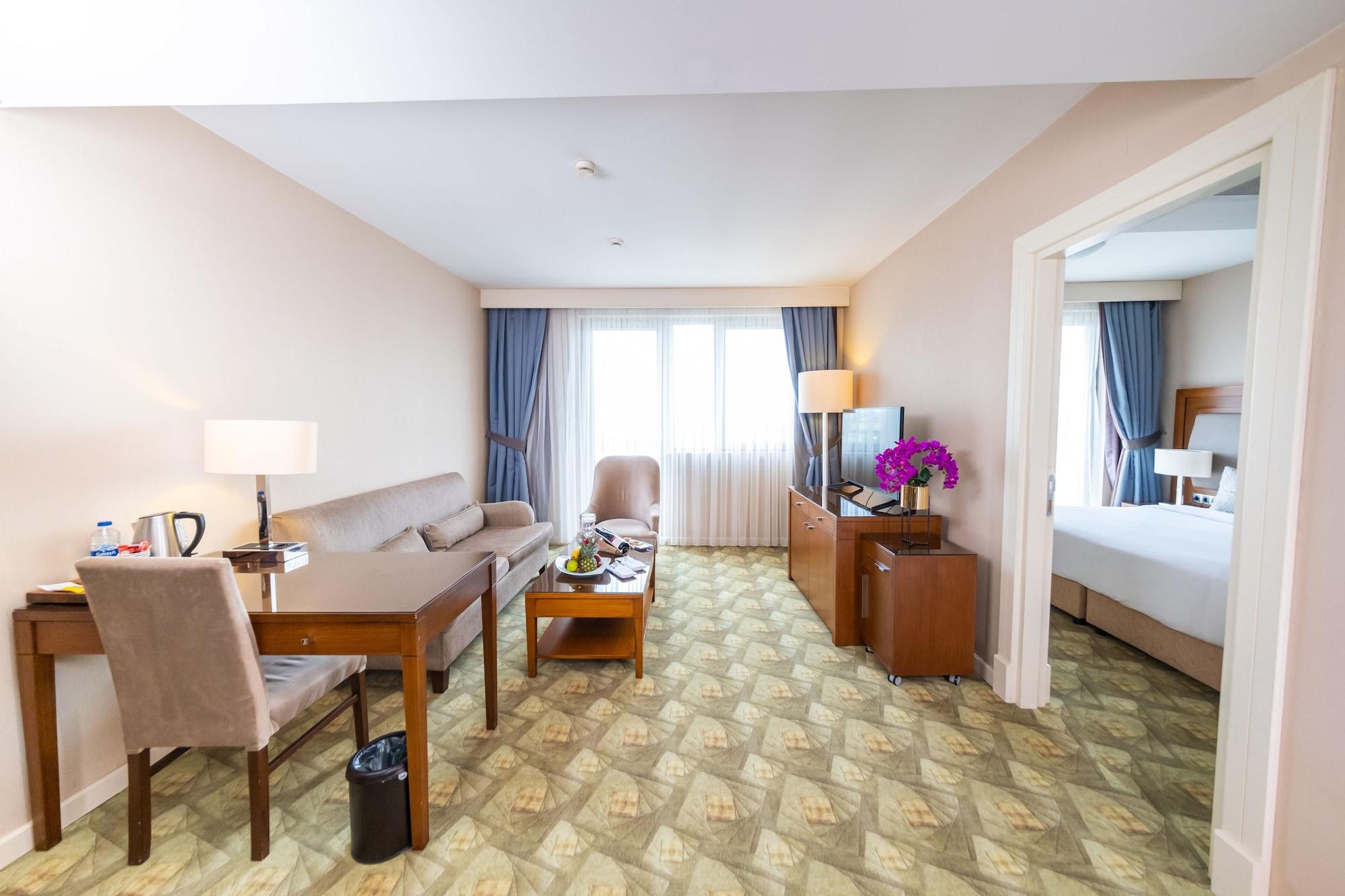 Miracle Istanbul Asia Airport Hotel & Spa Eksteriør billede A suite at the hotel
