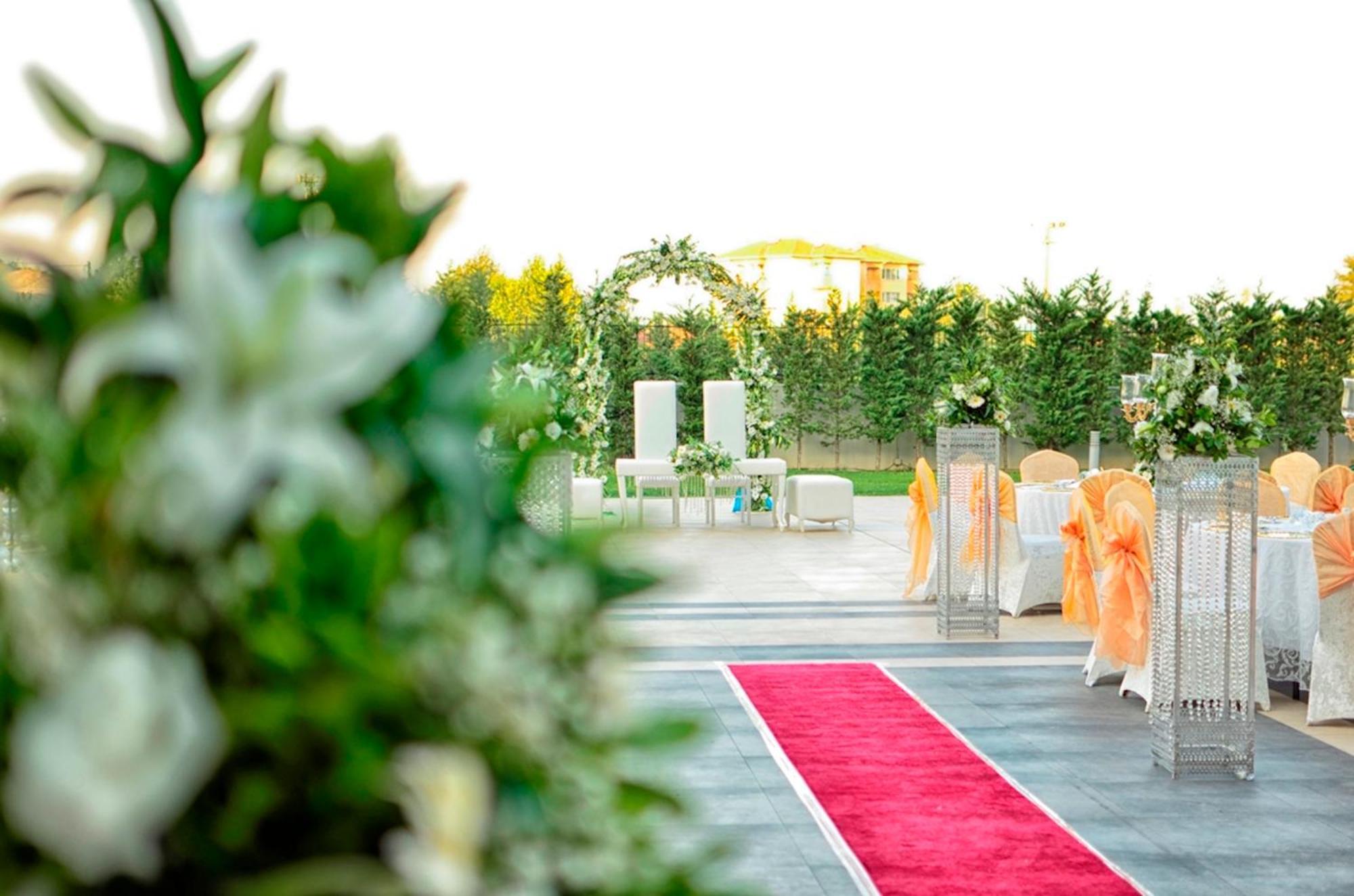 Miracle Istanbul Asia Airport Hotel & Spa Eksteriør billede The wedding venue