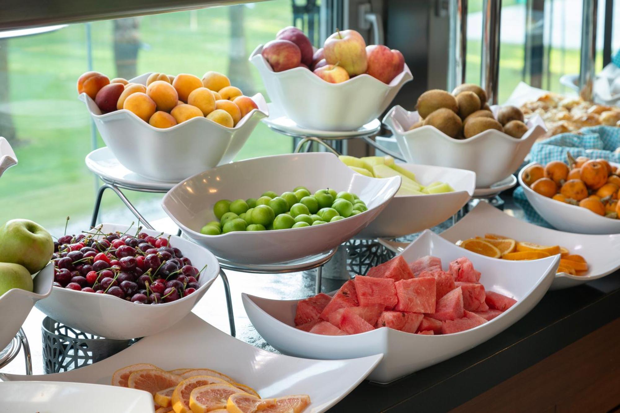 Miracle Istanbul Asia Airport Hotel & Spa Eksteriør billede Fruit salad