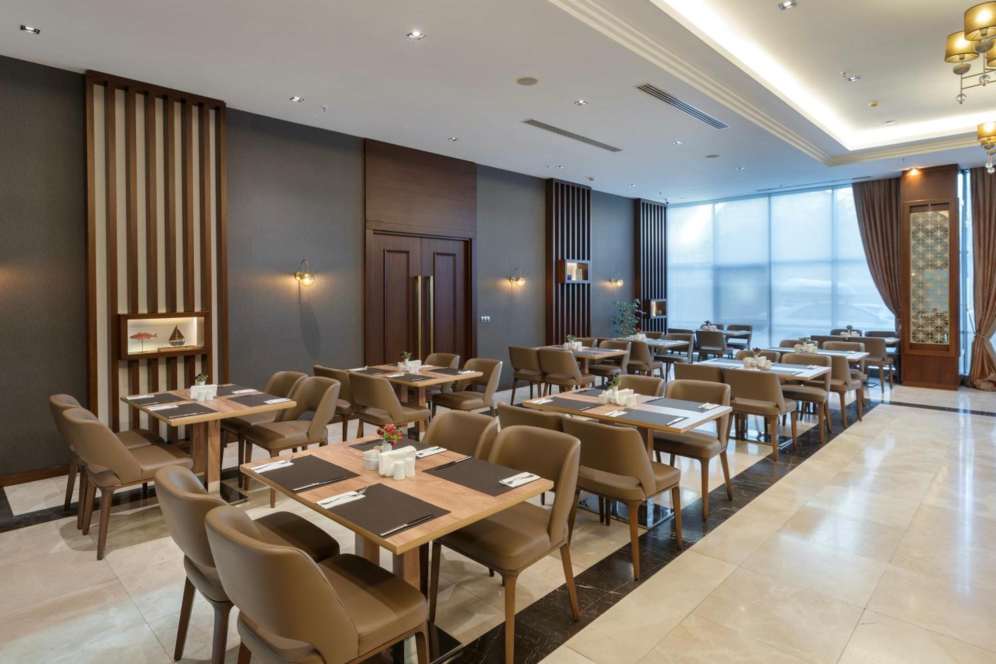 Miracle Istanbul Asia Airport Hotel & Spa Eksteriør billede The restaurant