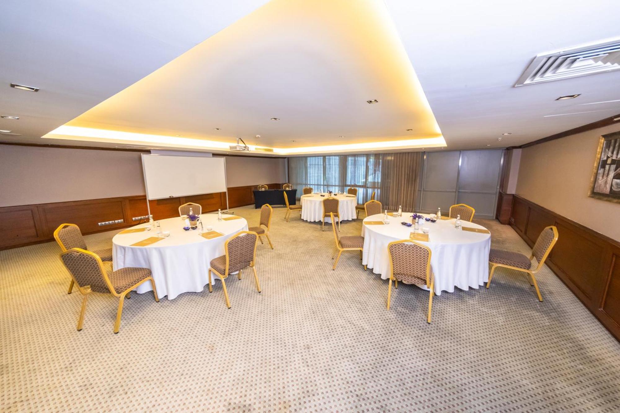 Miracle Istanbul Asia Airport Hotel & Spa Eksteriør billede Meeting room