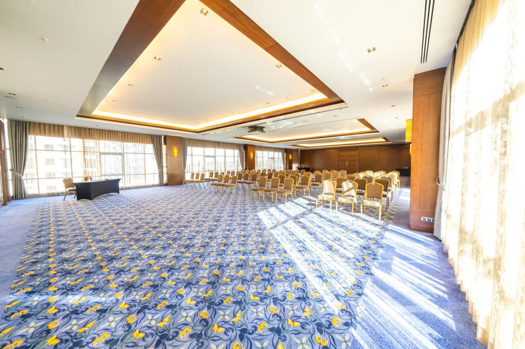 Miracle Istanbul Asia Airport Hotel & Spa Eksteriør billede The interior of the hotel