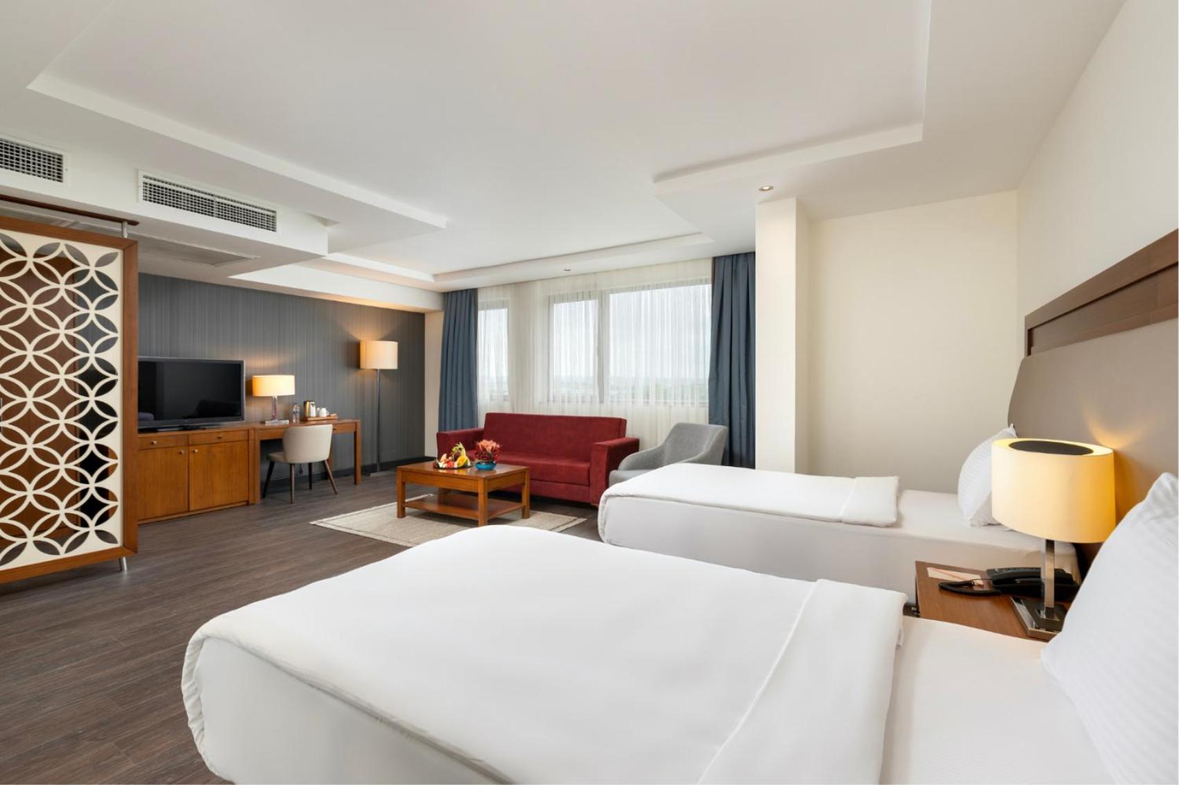 Miracle Istanbul Asia Airport Hotel & Spa Eksteriør billede Suite