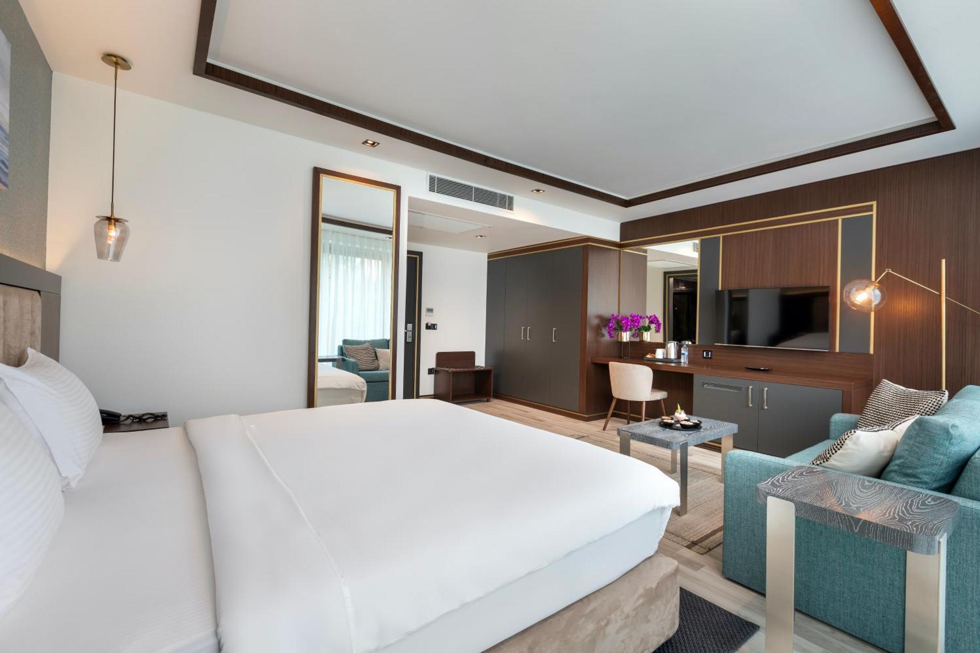Miracle Istanbul Asia Airport Hotel & Spa Eksteriør billede Deluxe room