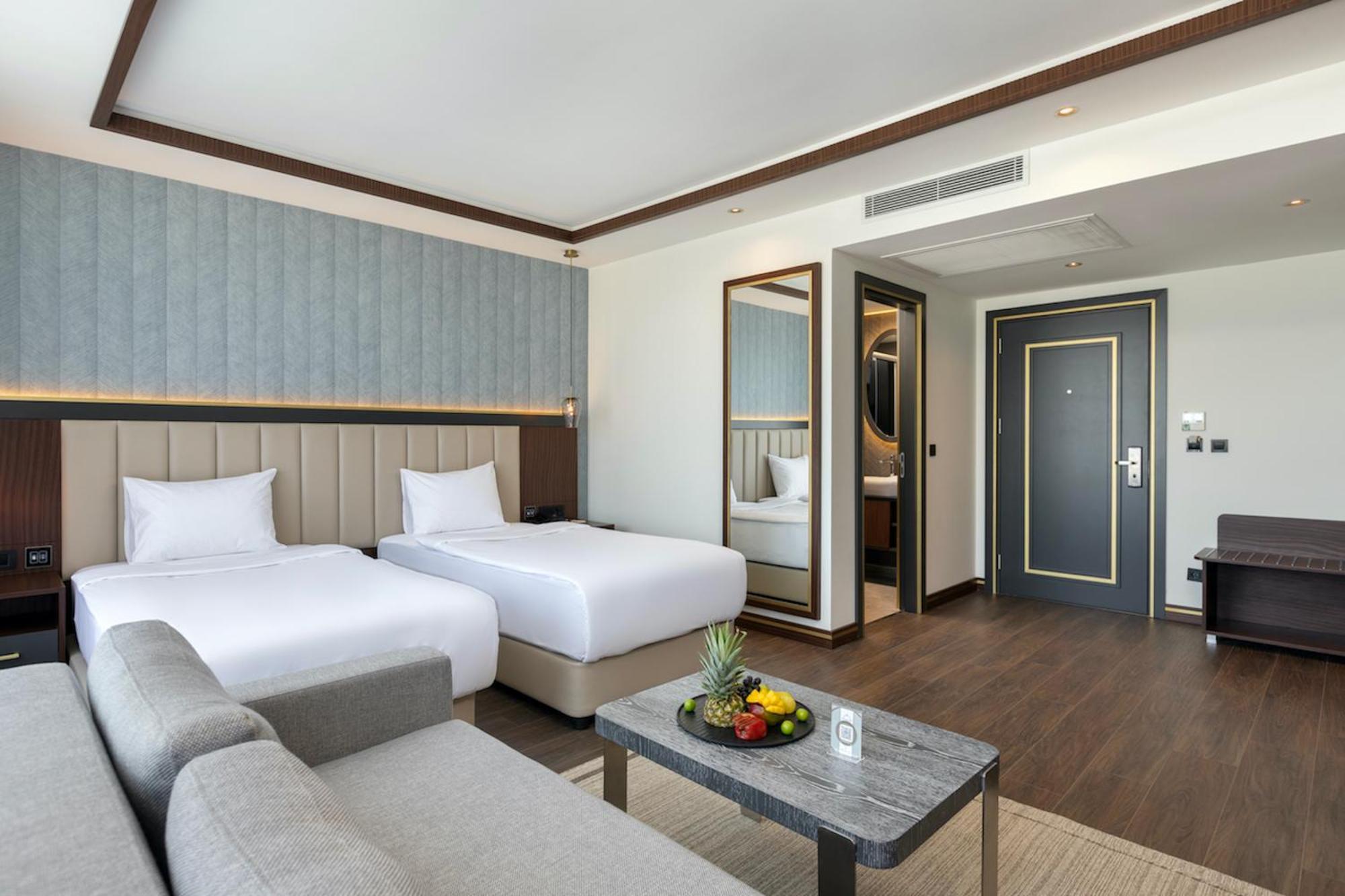 Miracle Istanbul Asia Airport Hotel & Spa Eksteriør billede Deluxe Room